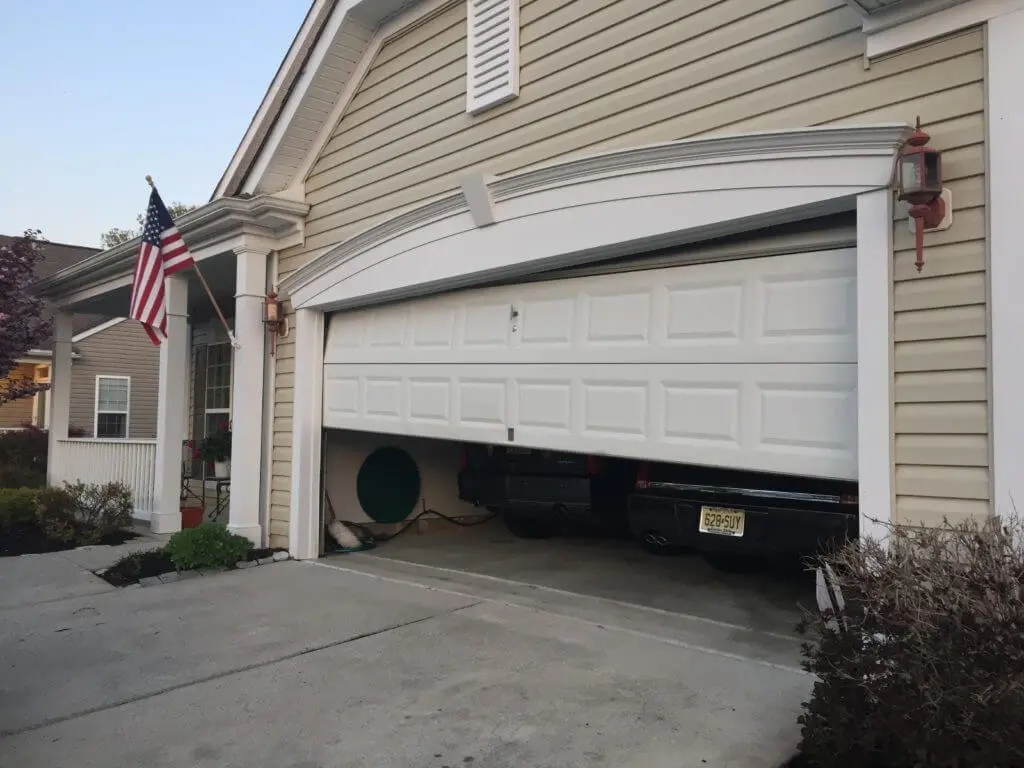 Garage-Door-Repair-Contractor